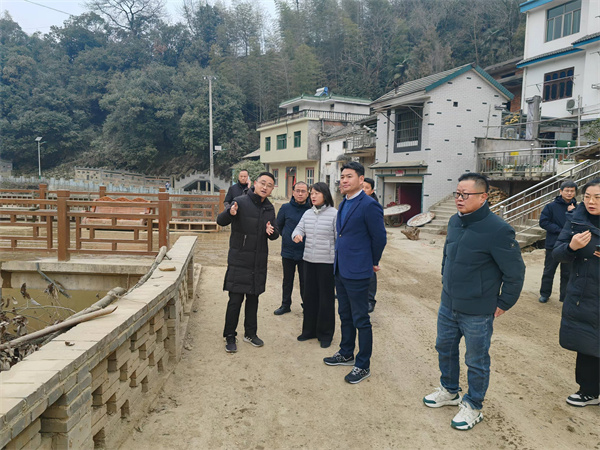 1月7日，江卓琪副市長帶隊督查賢源河災后治理事宜。.jpg