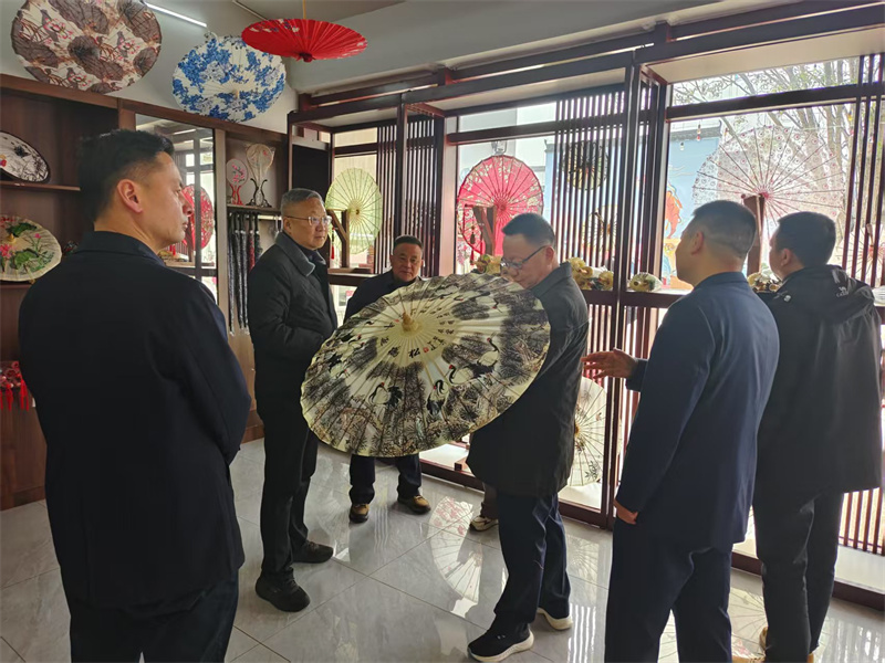 3月8日，洪董陪同汪凱書記一行赴江西婺源婺女洲調(diào)研旅游產(chǎn)業(yè).jpg