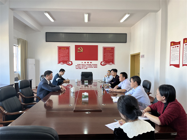 10月14日，常務(wù)副縣長詹凱赴集團調(diào)研指導(dǎo)工作.jpg