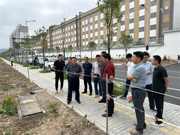 6月1日，詹縣帶隊(duì)調(diào)研揚(yáng)之學(xué)校事宜，洪董，張總陪同。.jpg