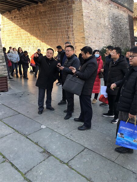 12月24日，洪董陪同汪凱書記調(diào)研古城節(jié)點建設(shè)。.jpg