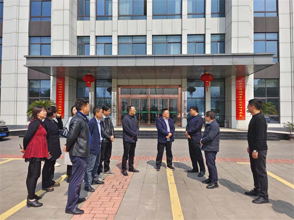 3月15日，洪董率隊赴安東集團建材產(chǎn)業(yè)園考察學習.jpg